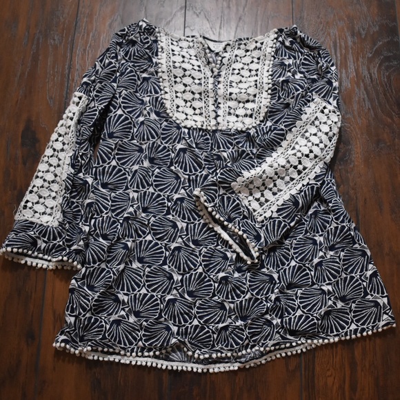 Crown and Ivy Seashell Lace peassnt Top 3/4 sleeve - Picture 1 of 4